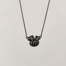 Load image into Gallery viewer, Magic Pumpkin Leaf Bow Necklace
