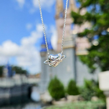 Load image into Gallery viewer, True Love&#39;s Kiss Necklace
