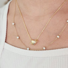 Load image into Gallery viewer, True Love&#39;s Kiss Necklace
