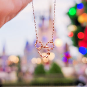 Magic Christmas Wreath Necklace